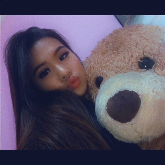 Meet your Posher, Joanna! - Picture 3 of 5